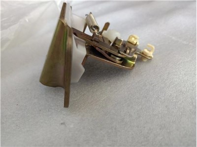 S22-5606110 GALINĖS DURŲ UŽRAKINĖS MONTAVIMAS